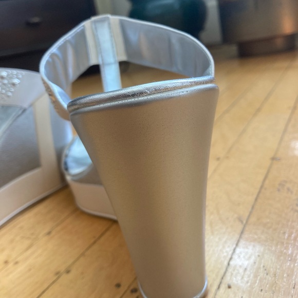 Browns wedge silver & cream sandals never worn outside made in Italy - Picture 5 of 11